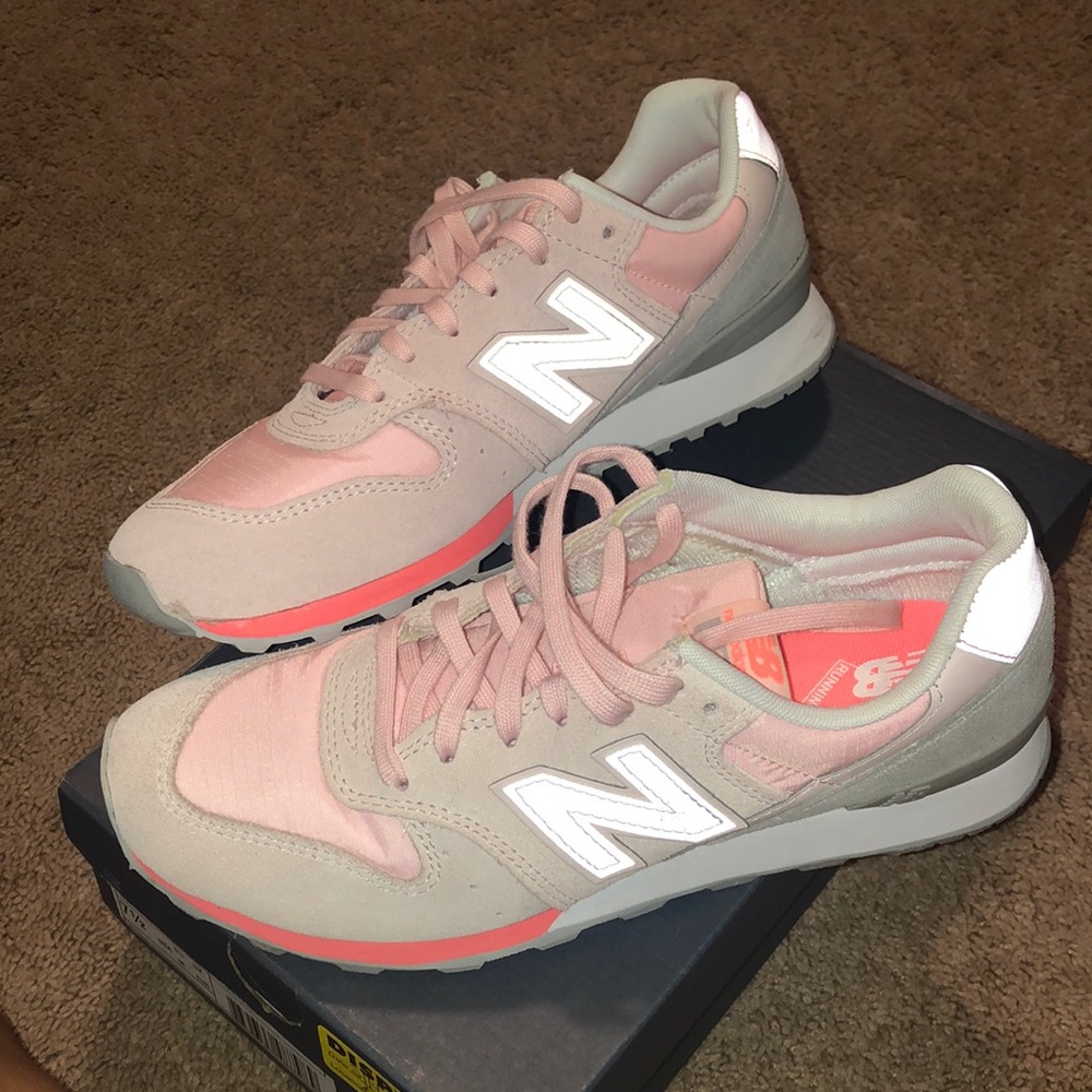 New Balance 696 Shoes